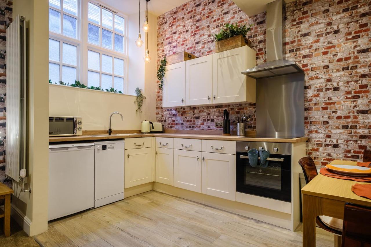 The Old Antiques Warehouse: Vintage Flat with Health Club Access Apartment Bowness-on-Windermere Exterior photo